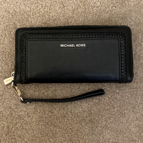 Black Michael Kors Wallet Wristlet - Picture 2 of 7